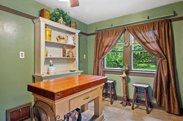 3709 E Ryan ROAD, Oak Creek, WI 53154