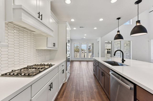 225 Ashmore LN, Georgetown, TX 78628