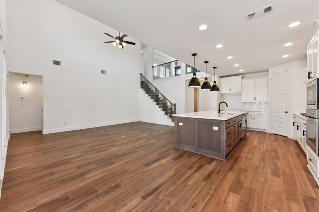 225 Ashmore LN, Georgetown, TX 78628