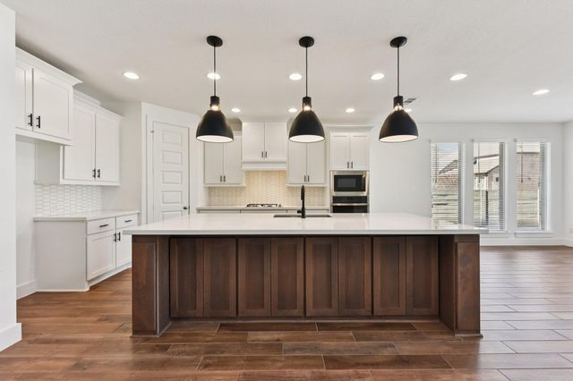 225 Ashmore LN, Georgetown, TX 78628