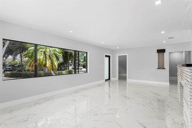 260 NW 86th St, El Portal, FL 33150