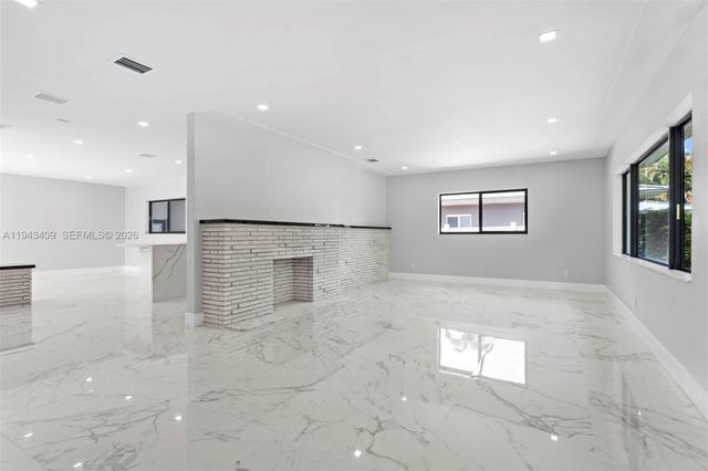 260 NW 86th St, El Portal, FL 33150