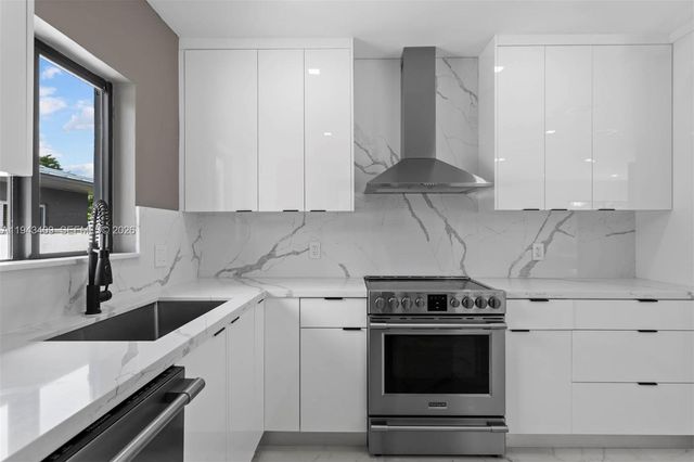 260 NW 86th St, El Portal, FL 33150