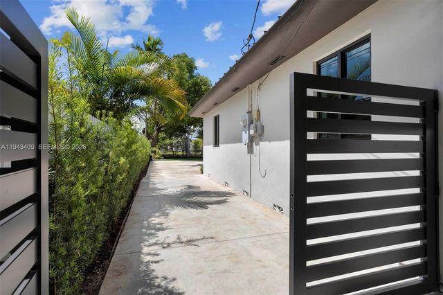 260 NW 86th St, El Portal, FL 33150