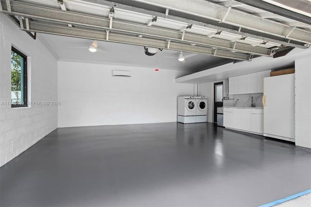 260 NW 86th St, El Portal, FL 33150