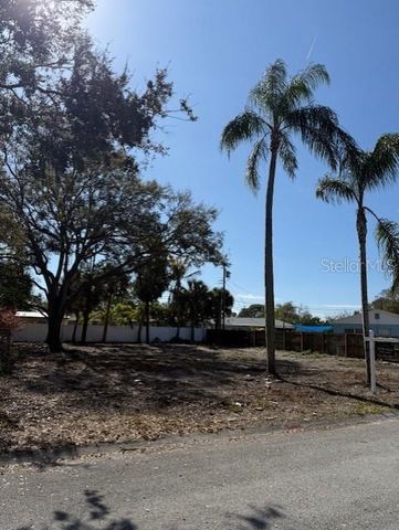 6611 KINGSWOOD DRIVE N, St Petersburg, FL 33702