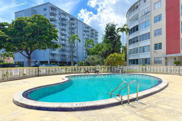 1475 NE 125th Ter 408H, North Miami, FL 33161