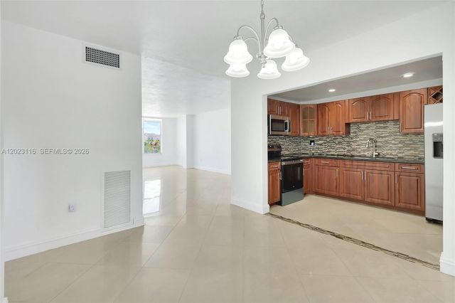 1475 NE 125th Ter 408H, North Miami, FL 33161