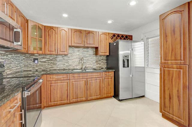 1475 NE 125th Ter 408H, North Miami, FL 33161