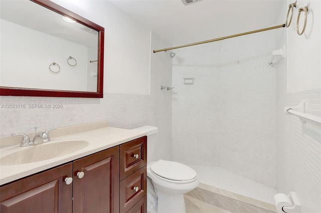 1475 NE 125th Ter 408H, North Miami, FL 33161