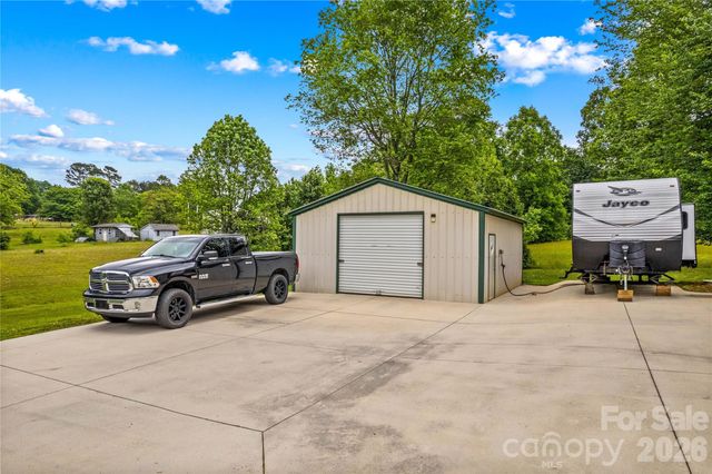 1174 Mocksville Highway, Statesville, NC 28625