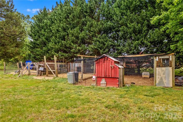 1174 Mocksville Highway, Statesville, NC 28625
