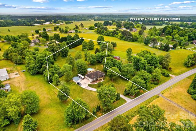 1174 Mocksville Highway, Statesville, NC 28625