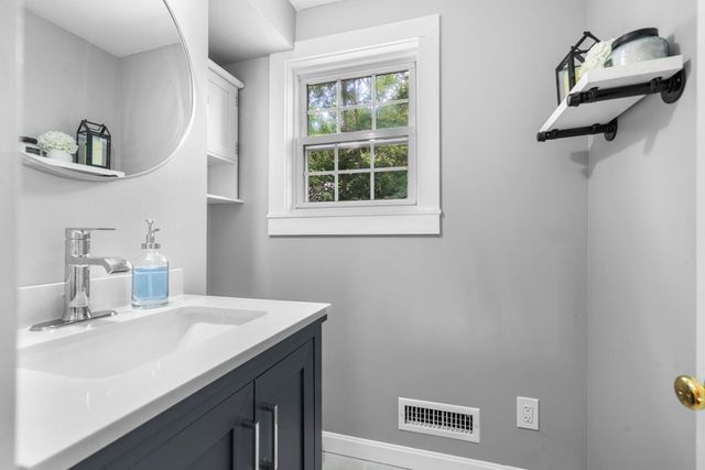 60 Bosse Avenue, Manchester, NH 03103