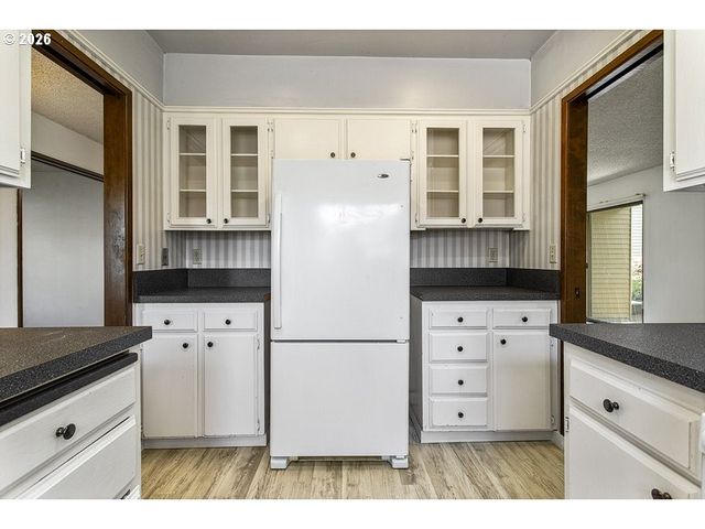 224 N HAYDEN BAY Dr, Portland, OR 97217