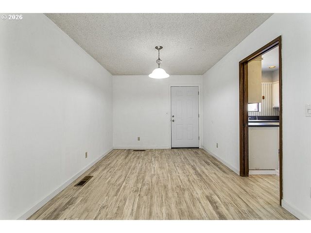 224 N HAYDEN BAY Dr, Portland, OR 97217