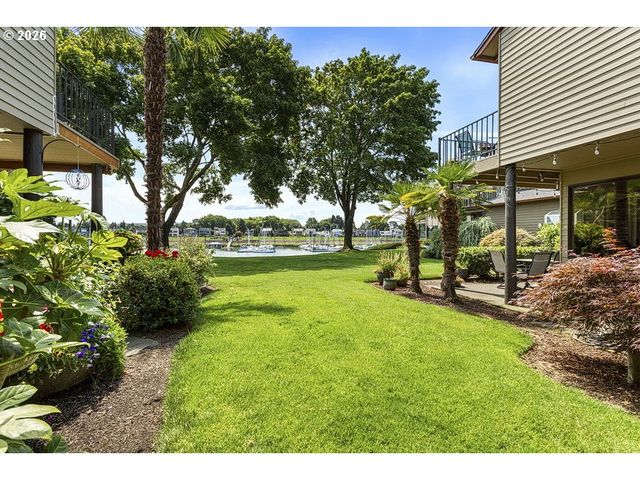 224 N HAYDEN BAY Dr, Portland, OR 97217