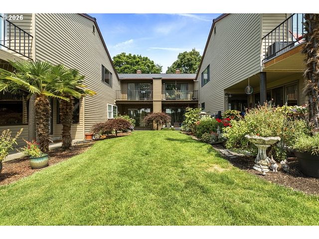 224 N HAYDEN BAY Dr, Portland, OR 97217