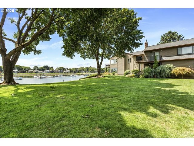 224 N HAYDEN BAY Dr, Portland, OR 97217