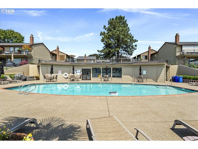 224 N HAYDEN BAY Dr, Portland, OR 97217