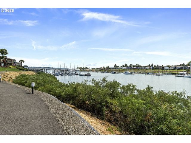 224 N HAYDEN BAY Dr, Portland, OR 97217