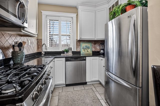 60 Charlesgate E 106, Boston, MA 02215