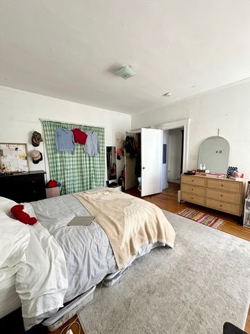 74 The Fenway 46, Boston, MA 02115