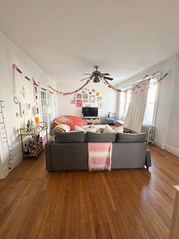 74 The Fenway 46, Boston, MA 02115