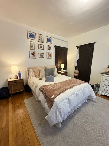 74 The Fenway 46, Boston, MA 02115