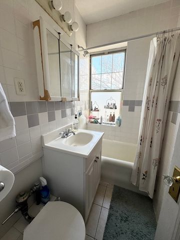 74 The Fenway 46, Boston, MA 02115