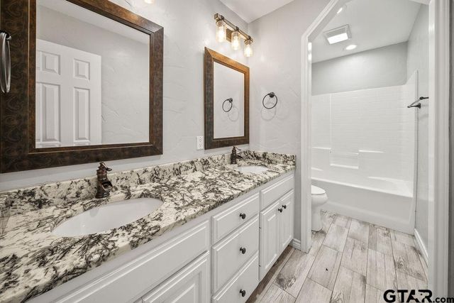 510 Oklahoma St., Van, TX 75790