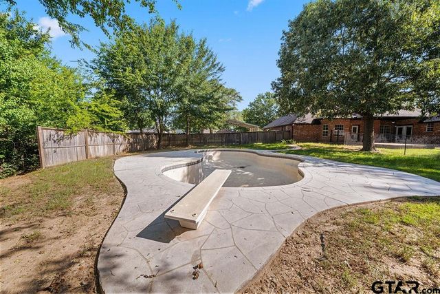 510 Oklahoma St., Van, TX 75790
