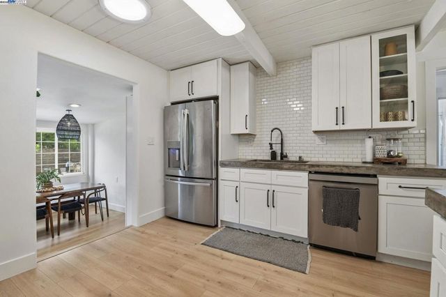 2823 Hilltop Rd, Concord, CA 94520