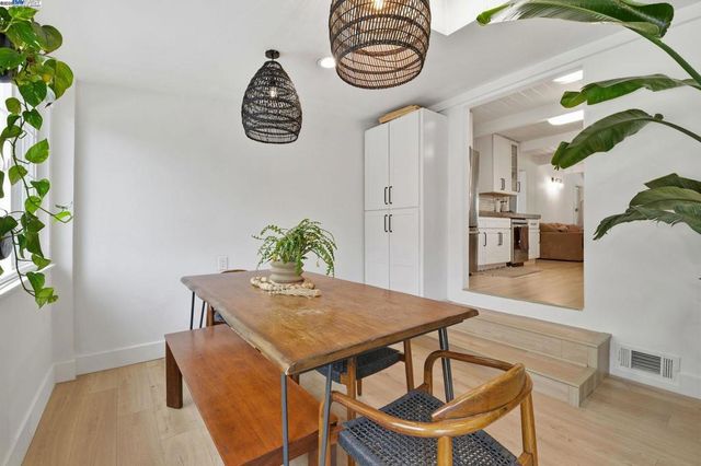 2823 Hilltop Rd, Concord, CA 94520