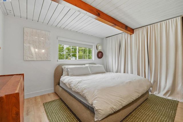 2823 Hilltop Rd, Concord, CA 94520