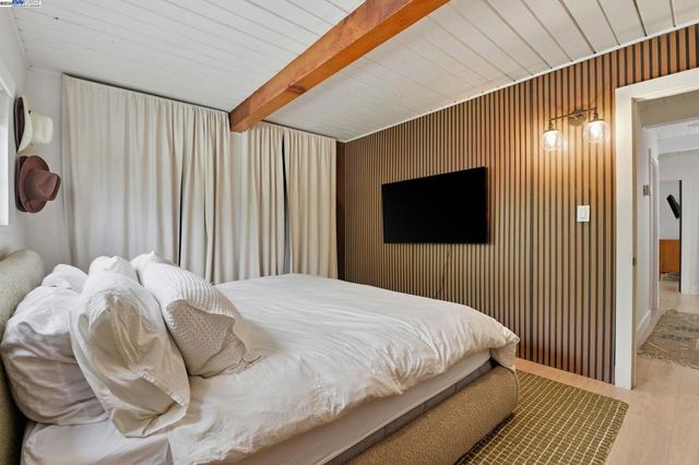 2823 Hilltop Rd, Concord, CA 94520