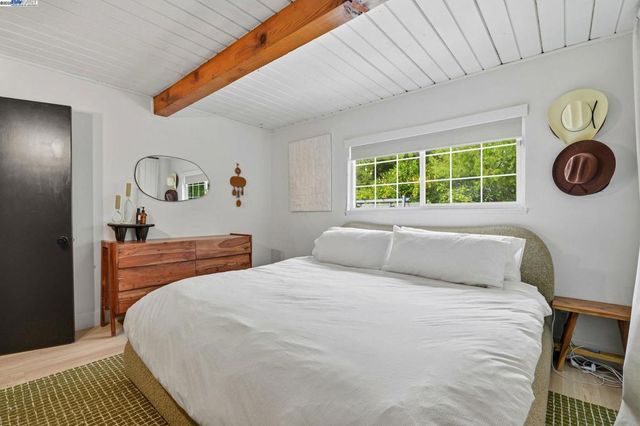 2823 Hilltop Rd, Concord, CA 94520