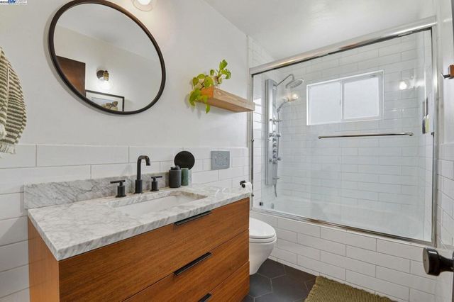 2823 Hilltop Rd, Concord, CA 94520