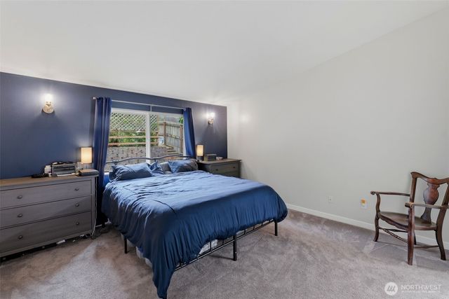 141 E Village View Drive, Allyn, WA 98524