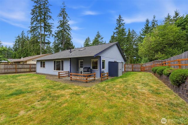 141 E Village View Drive, Allyn, WA 98524