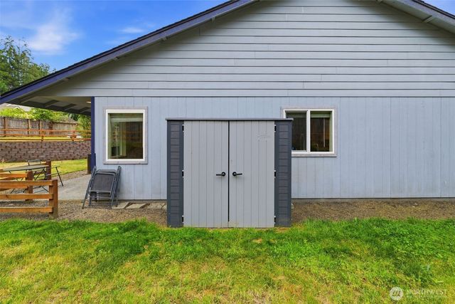 141 E Village View Drive, Allyn, WA 98524