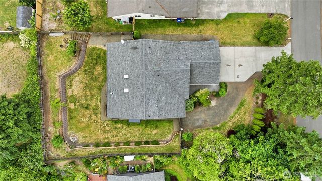 141 E Village View Drive, Allyn, WA 98524