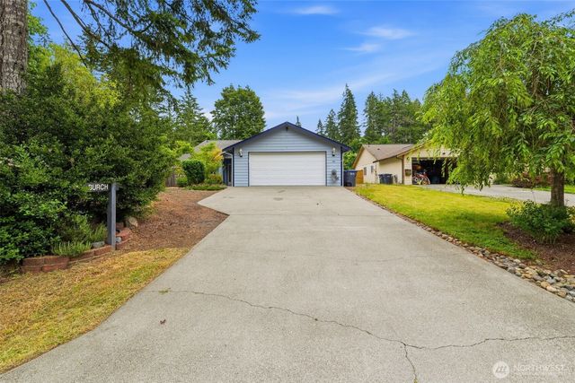 141 E Village View Drive, Allyn, WA 98524