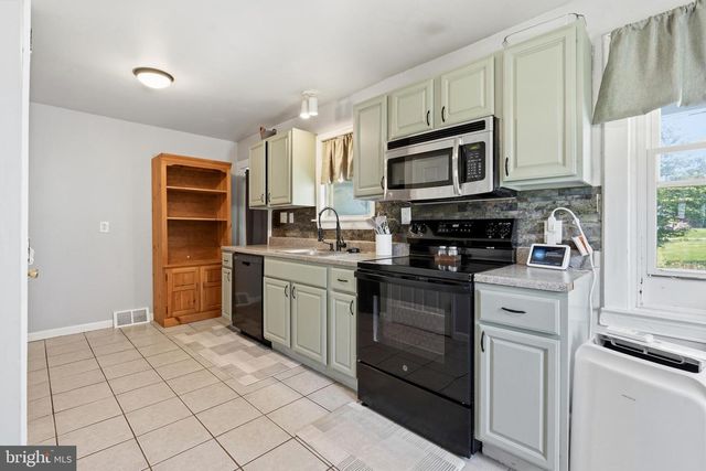 2418 4TH AVE, Upper Chichester, PA 19061