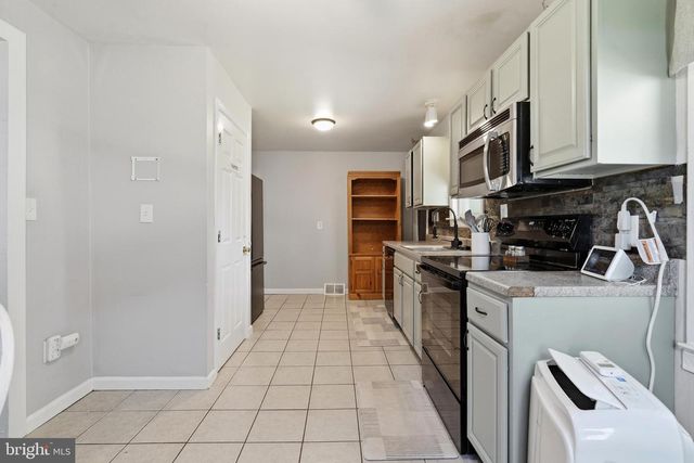 2418 4TH AVE, Upper Chichester, PA 19061