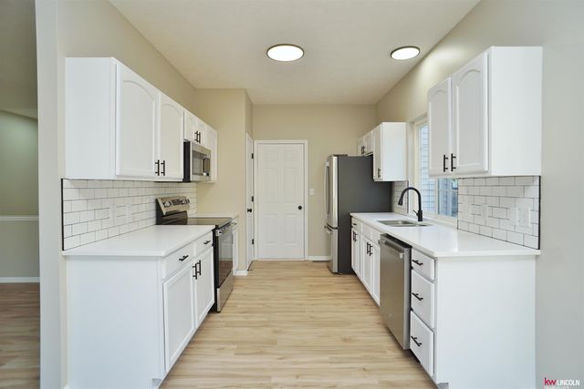 2648 SW 17th Street, Lincoln, NE 68522