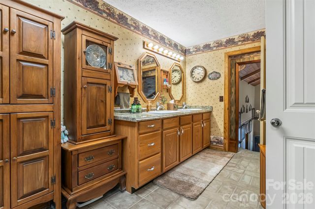 5809 Old NC 18 None, Connelly Springs, NC 28612