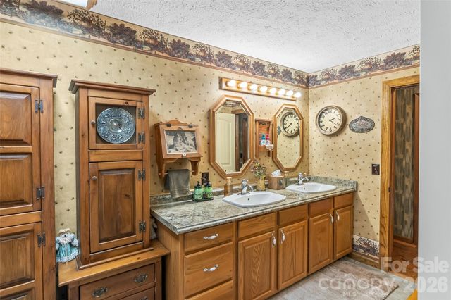 5809 Old NC 18 None, Connelly Springs, NC 28612