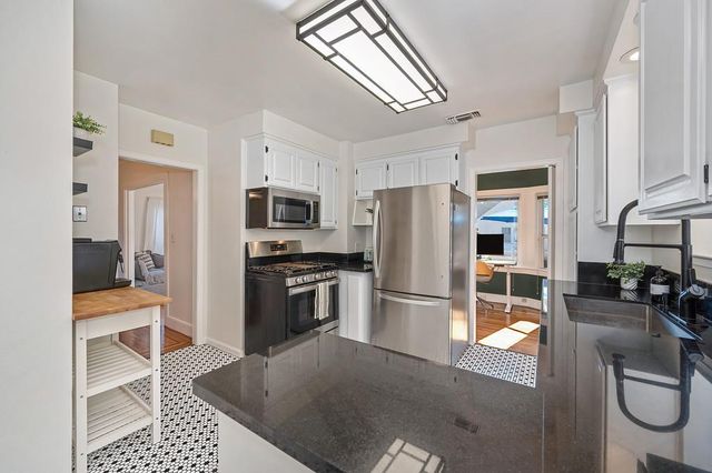 3177 O St, Sacramento, CA 95816