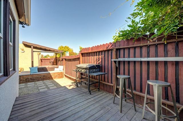 3177 O St, Sacramento, CA 95816